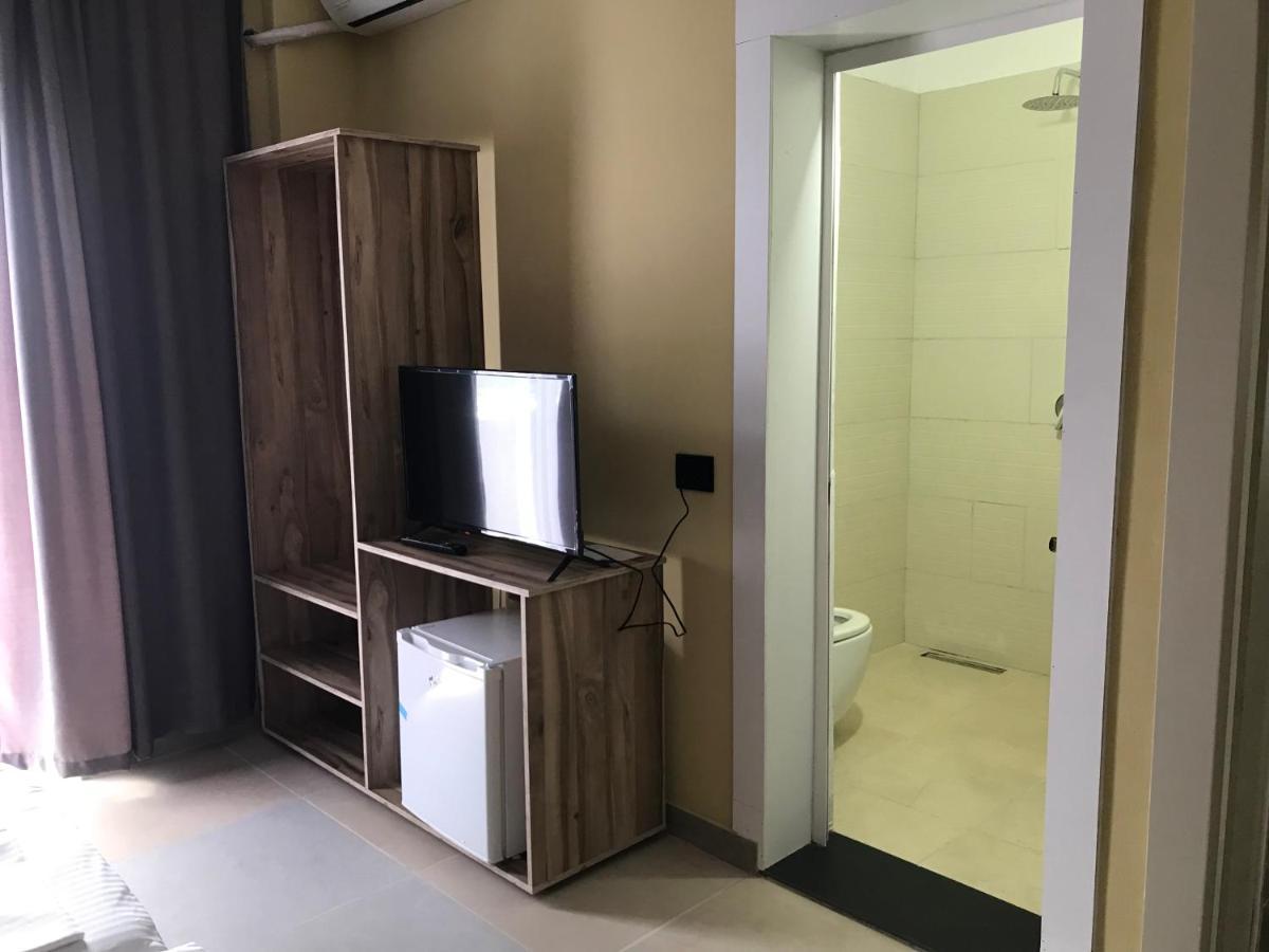 גולם Te Bujtina Hotel- Cozy Stay With Traditional Breakfast Near Beach מראה חיצוני תמונה