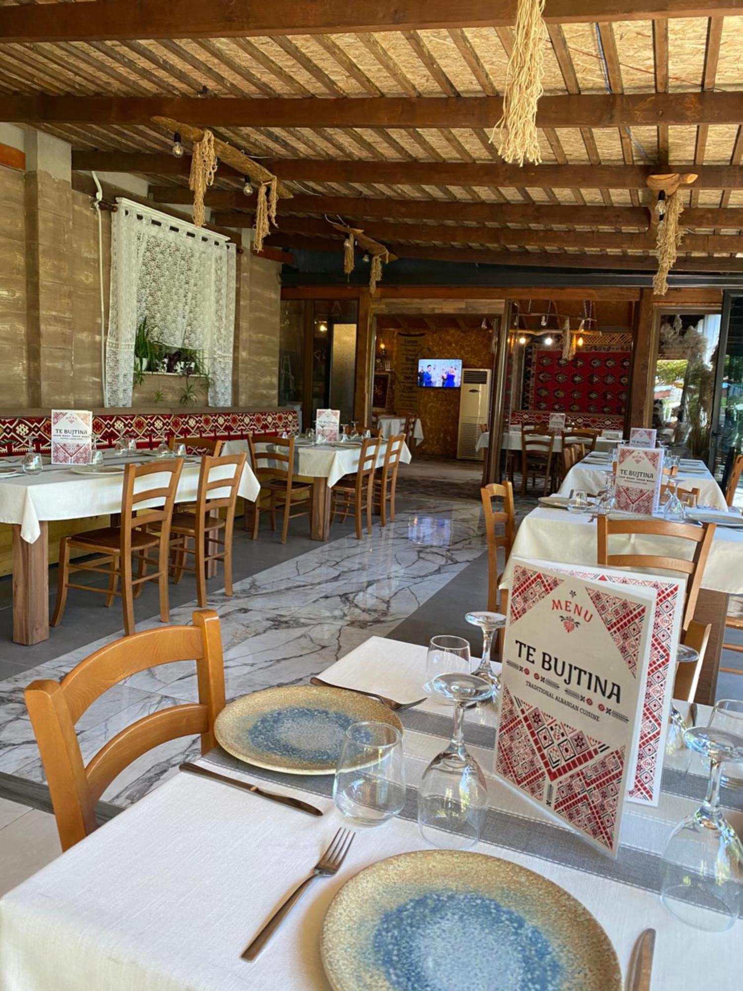 גולם Te Bujtina Hotel- Cozy Stay With Traditional Breakfast Near Beach מראה חיצוני תמונה
