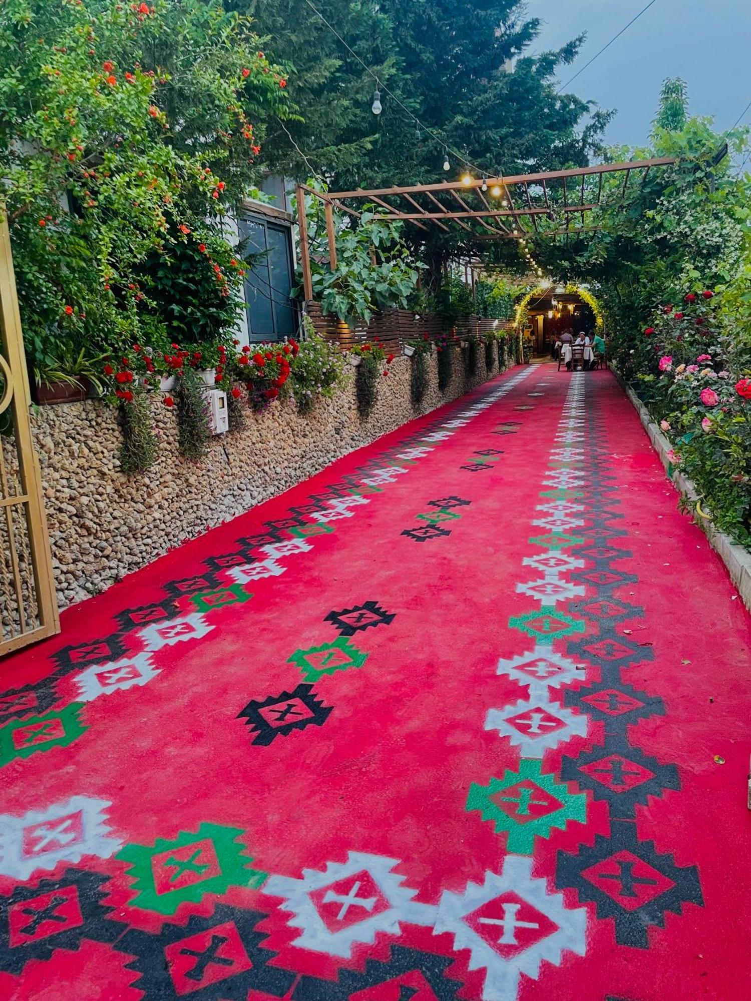 גולם Te Bujtina Hotel- Cozy Stay With Traditional Breakfast Near Beach מראה חיצוני תמונה