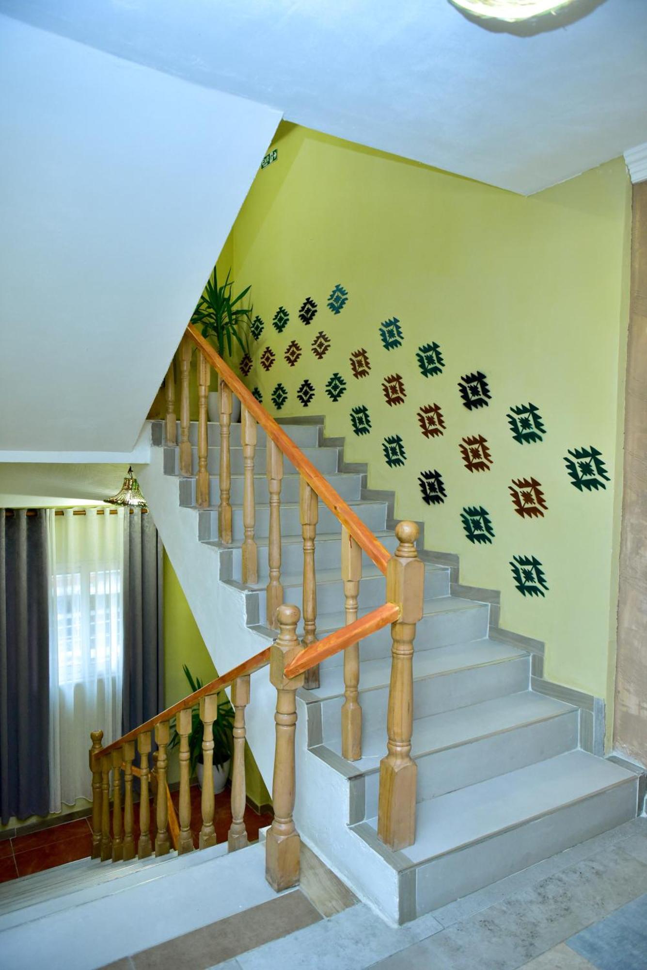 גולם Te Bujtina Hotel- Cozy Stay With Traditional Breakfast Near Beach מראה חיצוני תמונה