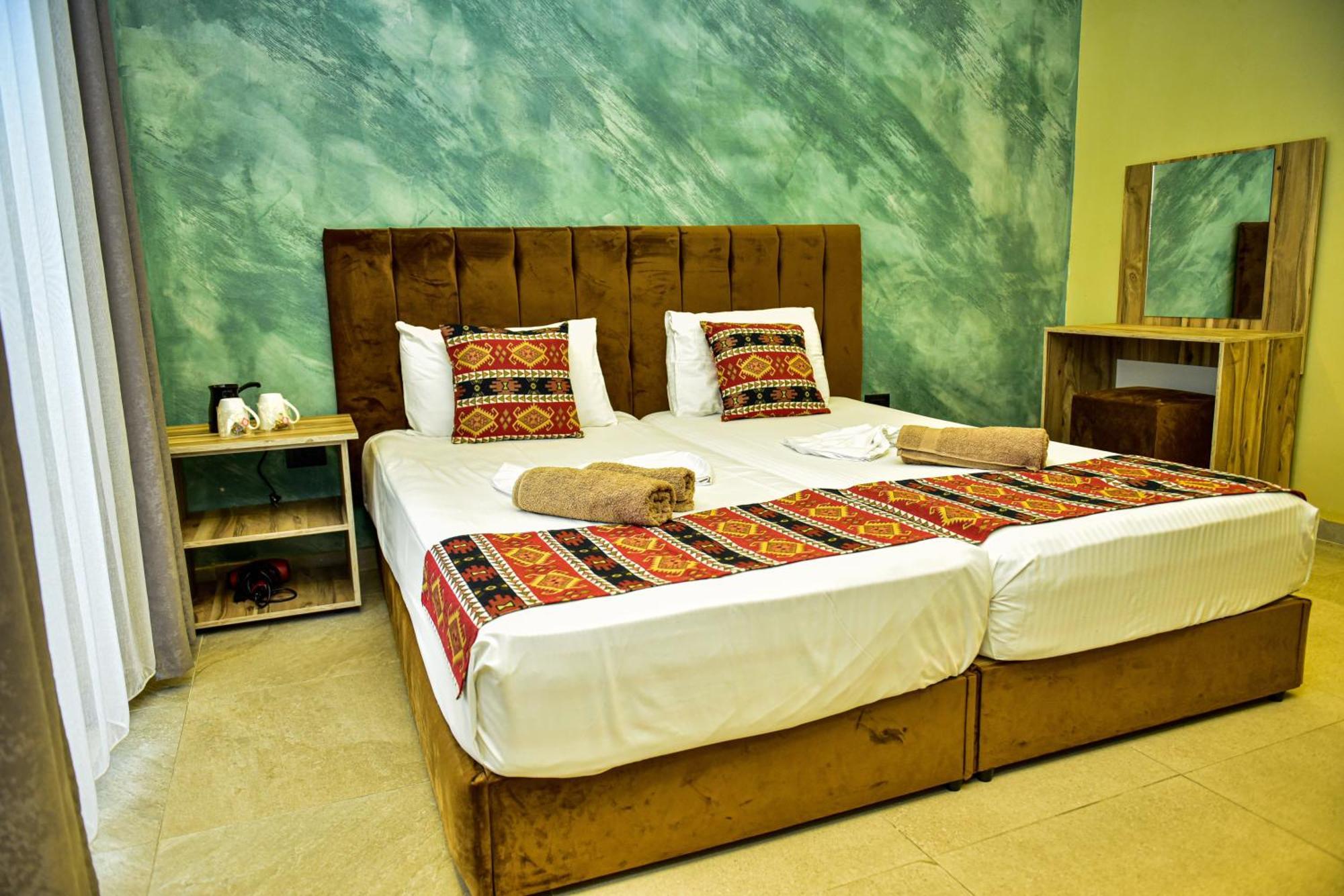 גולם Te Bujtina Hotel- Cozy Stay With Traditional Breakfast Near Beach מראה חיצוני תמונה