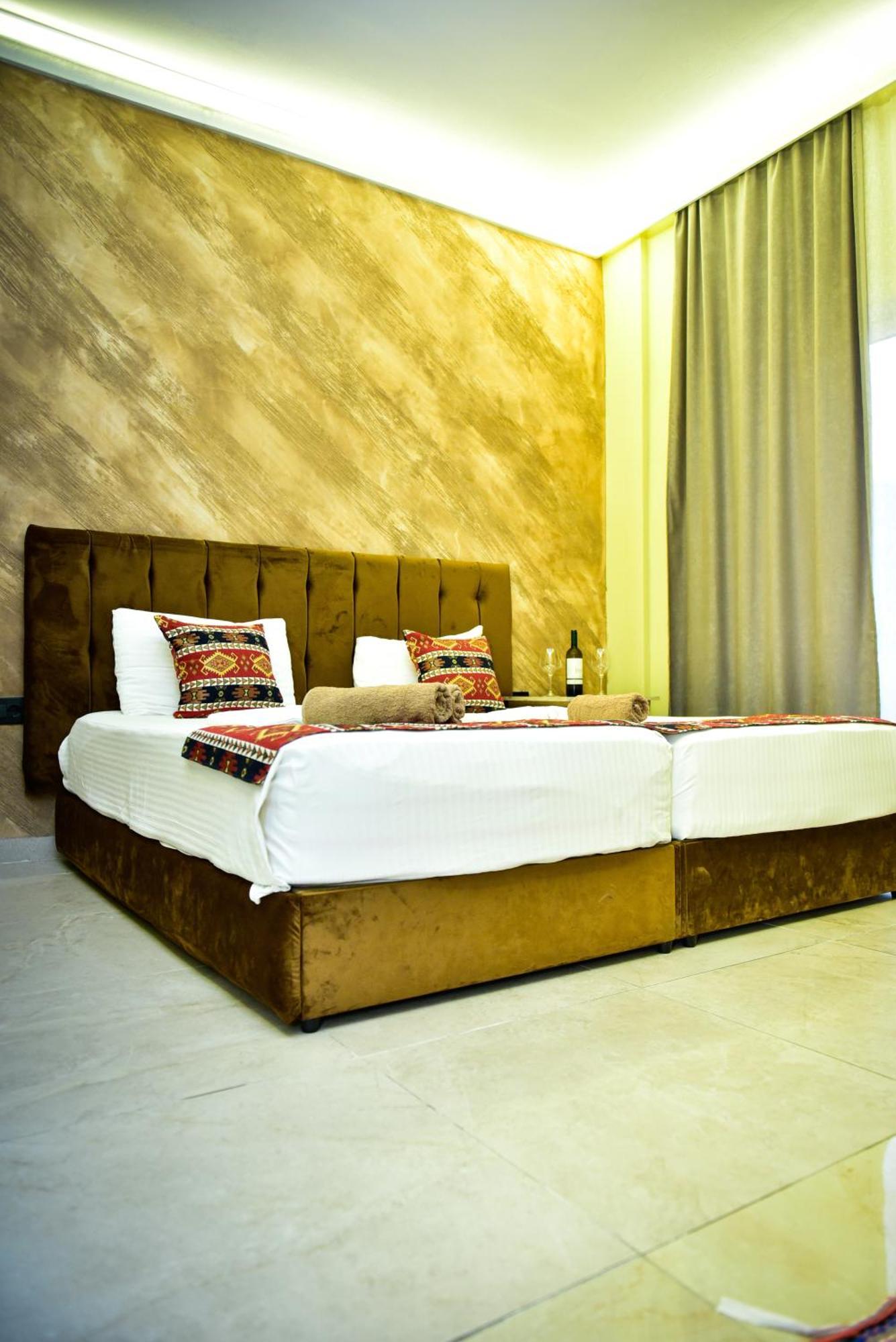 גולם Te Bujtina Hotel- Cozy Stay With Traditional Breakfast Near Beach מראה חיצוני תמונה