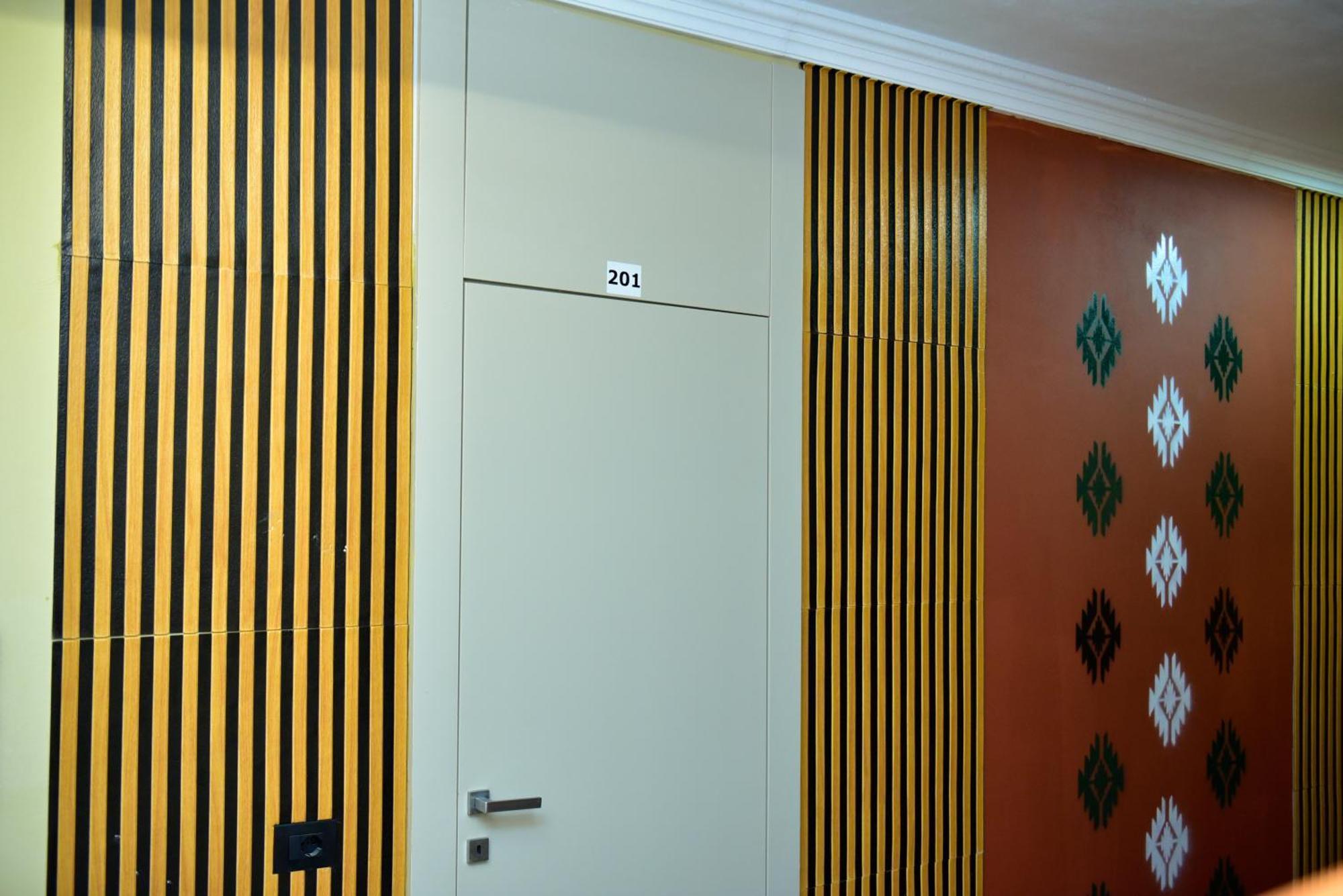 גולם Te Bujtina Hotel- Cozy Stay With Traditional Breakfast Near Beach מראה חיצוני תמונה