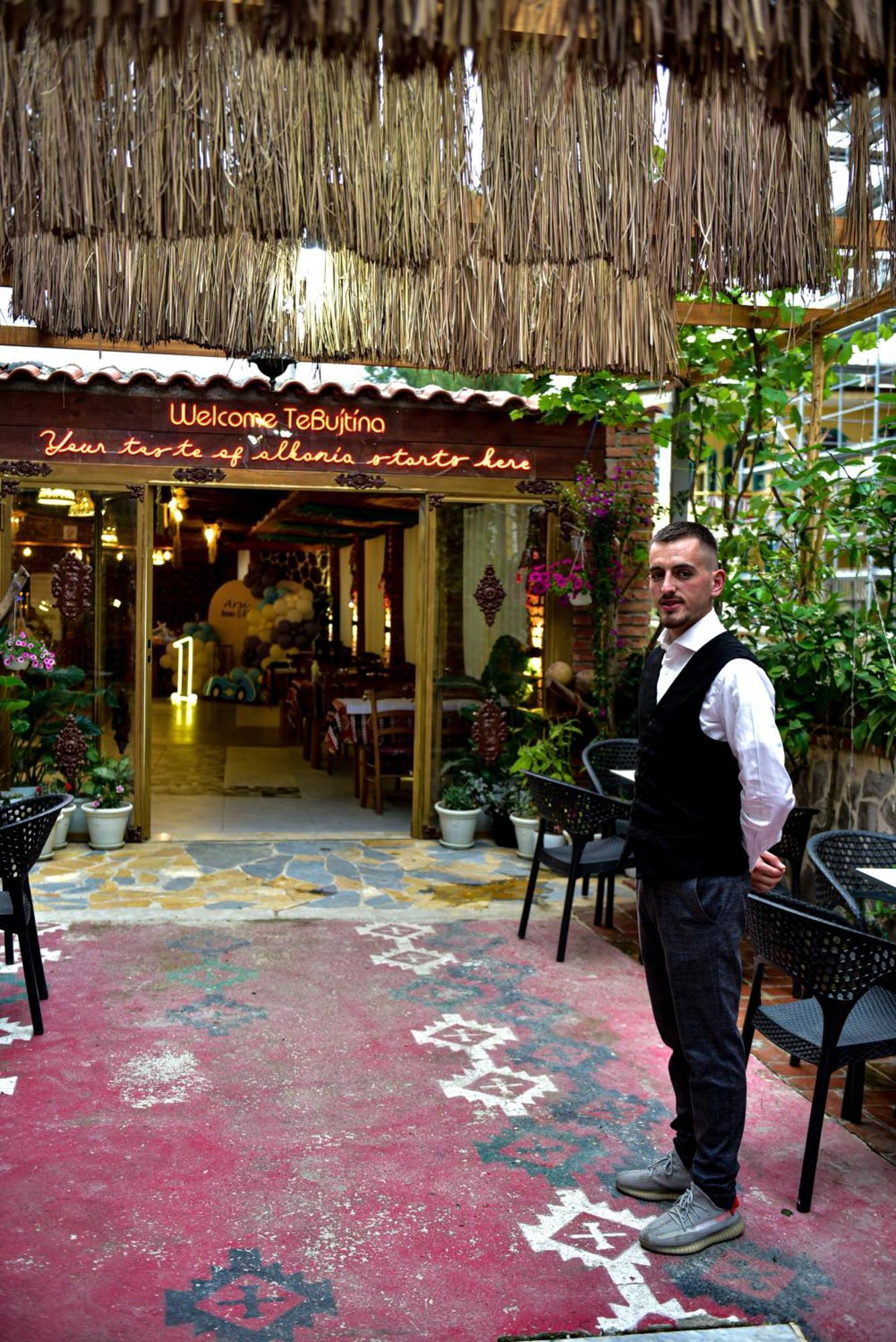 גולם Te Bujtina Hotel- Cozy Stay With Traditional Breakfast Near Beach מראה חיצוני תמונה