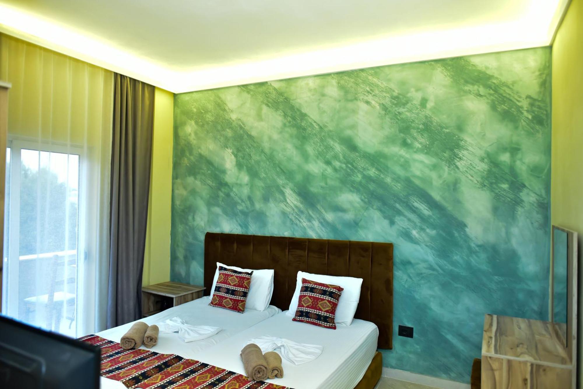 גולם Te Bujtina Hotel- Cozy Stay With Traditional Breakfast Near Beach מראה חיצוני תמונה